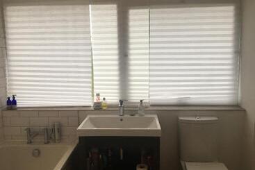 تختخواب و صبحانه Private Luxury Retreat