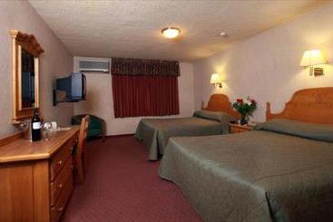 Hotel La Villa De Zaragoza