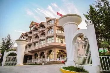 בית מלון כפרי Resort Eklips