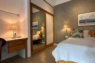 مبيت وإفطار Blue Bird