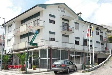 Отель Pensão São Jorge