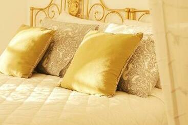 پانسیون 6/4 De Sado