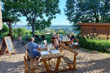 Bed and Breakfast La Maison Bleue