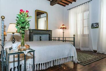 بنسيون Rooms San Giuliano