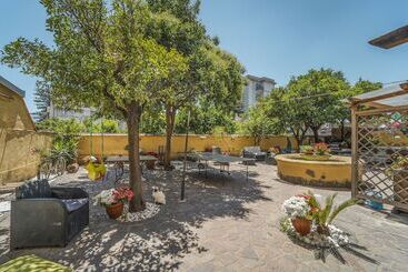 Bed and Breakfast Domus Vesuvia