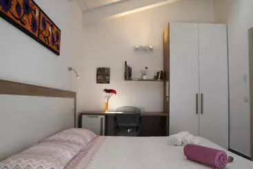 Pixel B&b