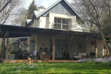 Пансион Little Fields Country House And Cottages