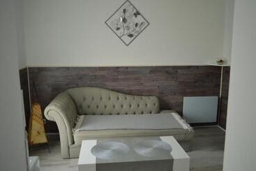 צימר Au Coeur Du Bien Etre, Chambre D Hôtes Avec Piscine Chauffée Et Couverte, Spa, Sauna, Massages