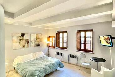 ペンション Guesthouse Via Di Gracciano   Adults Only