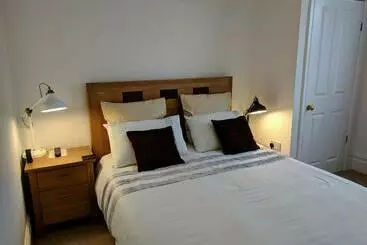 Bed and Breakfast No. 23