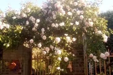 Bed and Breakfast La Grille Fleurie, Chambres D Hôte Chez L Habitant