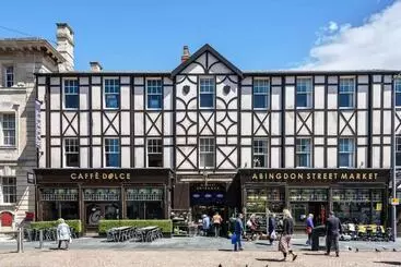 هتل Jesmond International