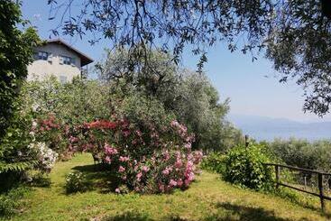 هتل Agriturismo Conte Brunello