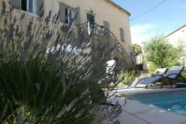 ベッドアンドブレックファースト Clos Du Magnolia