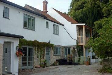 Westbury Cross House Bed & Breakfast