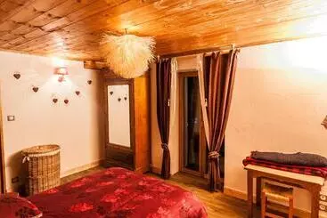 تختخواب و صبحانه Le Chalet De Thalie