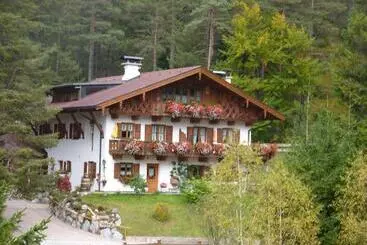 Pansiyon Gästehaus Arnspitzblick