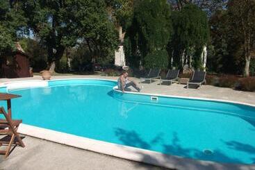 צימר Manoir Larcouillet