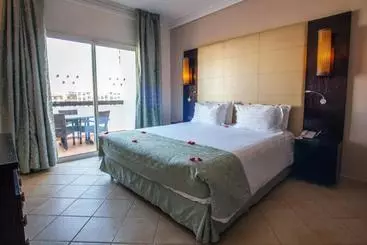 Отель Bianca Beach Family & Resort