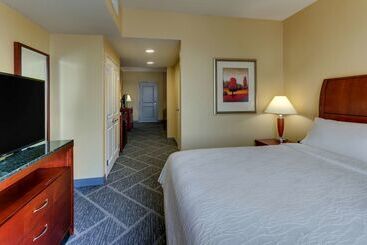 هتل Hilton Garden Inn Indianapolis Airport