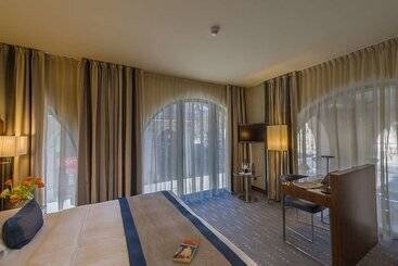 Отель Miiro Borneta