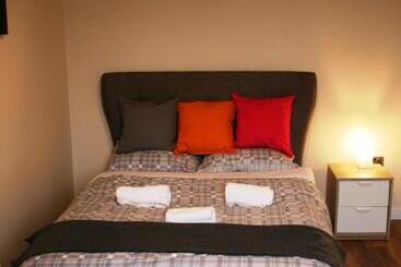 Hotel Premier Lodge Central