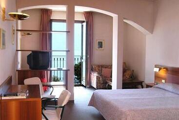 فندق Albergo Moderno