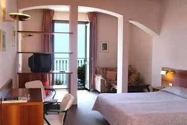 فندق Albergo Moderno