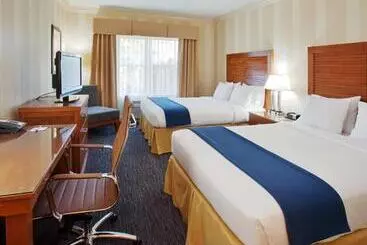 Holiday Inn Express Hotel & Suites Santa Cruz, An Ihg