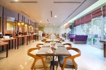 Quest Hotel Simpang Lima   Semarang By Aston