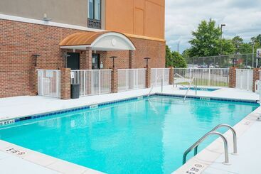Holiday Inn Express Hotel & Suites Hope Mills Fayetteville Airport, An Ihg