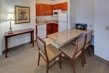 ホテル Staybridge Suites Rockford, An Ihg