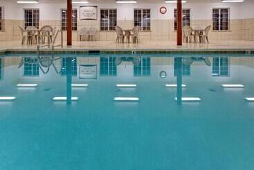 호텔 Staybridge Suites Rockford, An Ihg