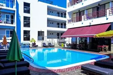 Poseidon Hotel And Apartments