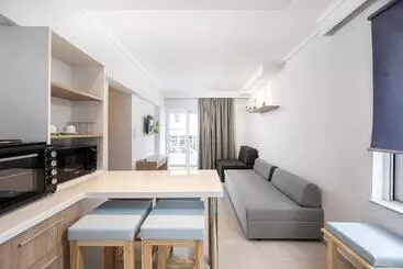 Poseidon Hotel And Apartments