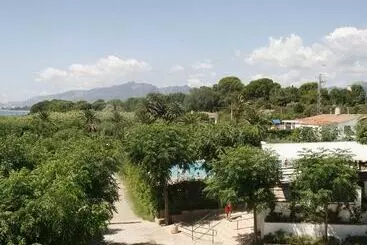 Retkeilymaja APCOSTAS Camping Playa Y Fiesta