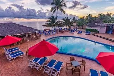 استراحتگاه Grand Muthu Runaway Bay Club Caribbean
