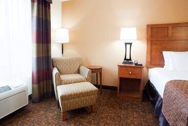Holiday Inn Express Hotel & Suites Mount Airy, An Ihg