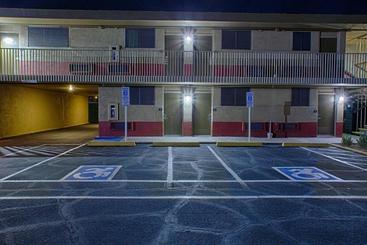 فندق Travelodge By Wyndham Phoenix Downtown