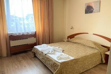 Family Hotel Central