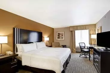 Holiday Inn Express Hotel & Suites Milwaukee New Berlin, An Ihg