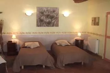 Отель Les Etangs De Guibert