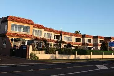 Admiralty Lodge Motel