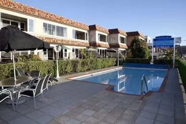 Admiralty Lodge Motel