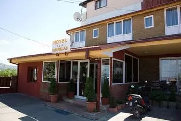 هتل Uni Palas Kavadarci