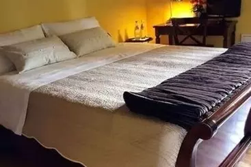 קוטג'' Borghetto Di Brola Relais De Charme