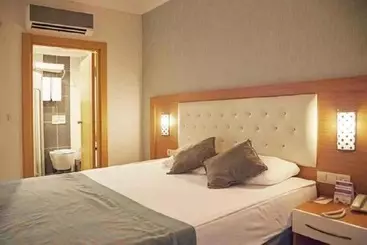 בית מלון כפרי Side Win