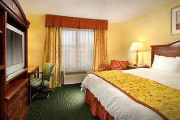 فندق Fairfield Inn & Suites By Marriott Marshall