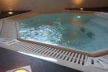 فندق Hôtel LR La Rochelle