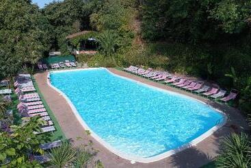 Апартаменты Seven Hills Village